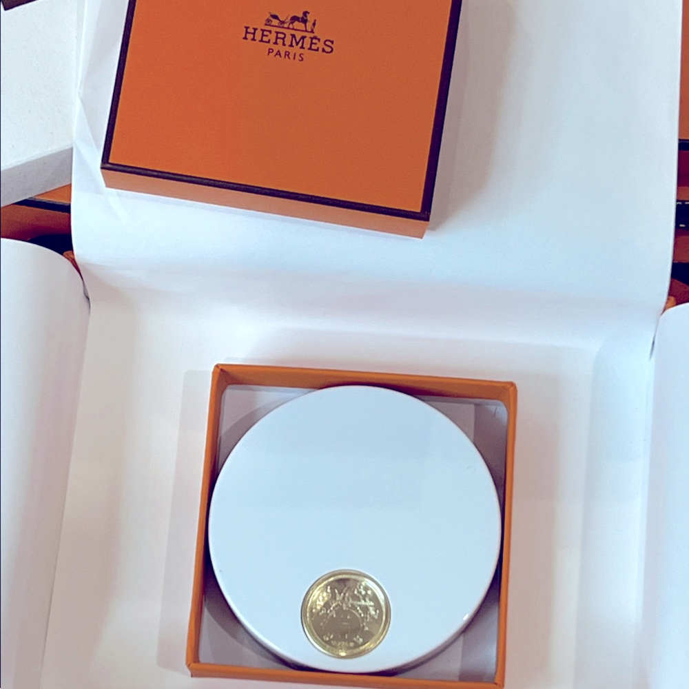 Brand New Limited&Rare Hermès 01 Permabrass Poudre D'Orfèvre Illuminating Powder - Picture 7 of 7